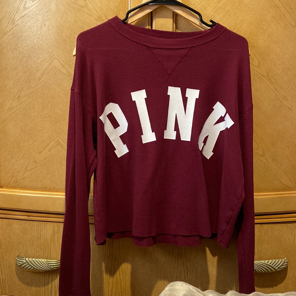 VS pink cropped shirt